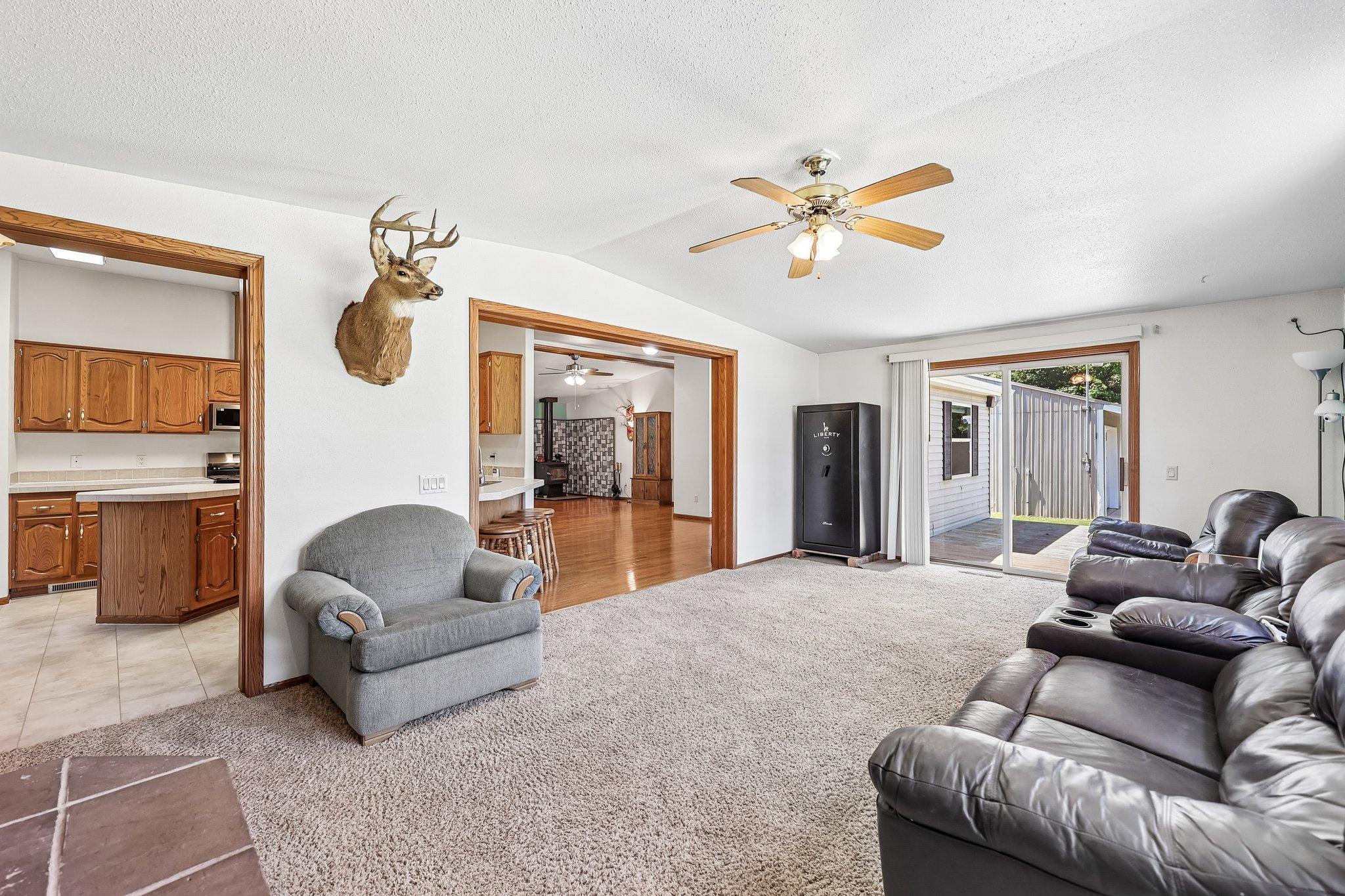 32-web-or-mls-Jasper St NW-S1407-028.jpg