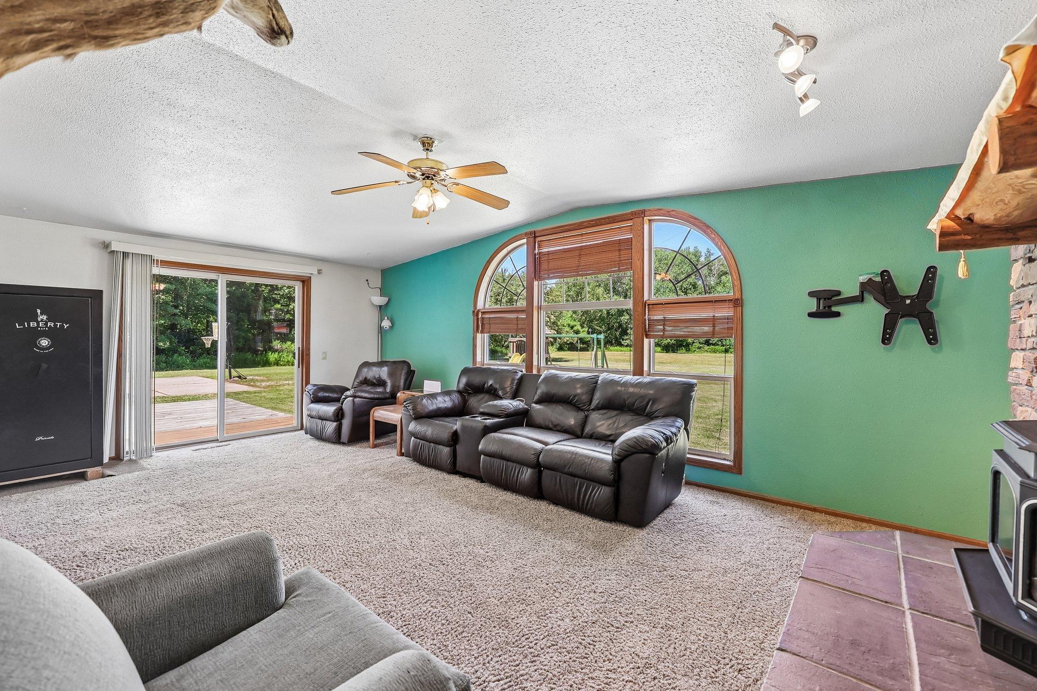 31-web-or-mls-Jasper St NW-S1407-027.jpg