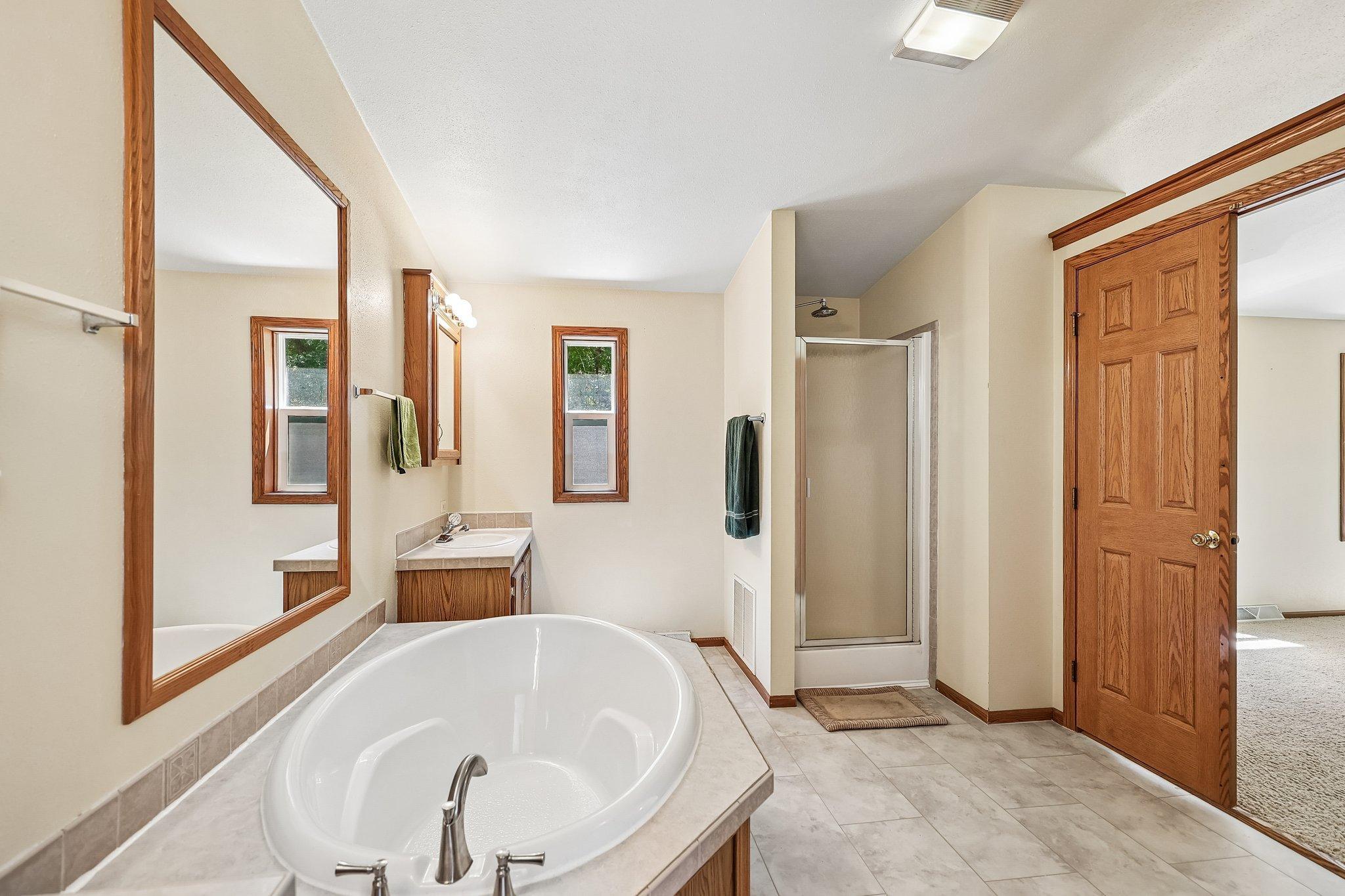 25-web-or-mls-Jasper St NW-S1407-021.jpg