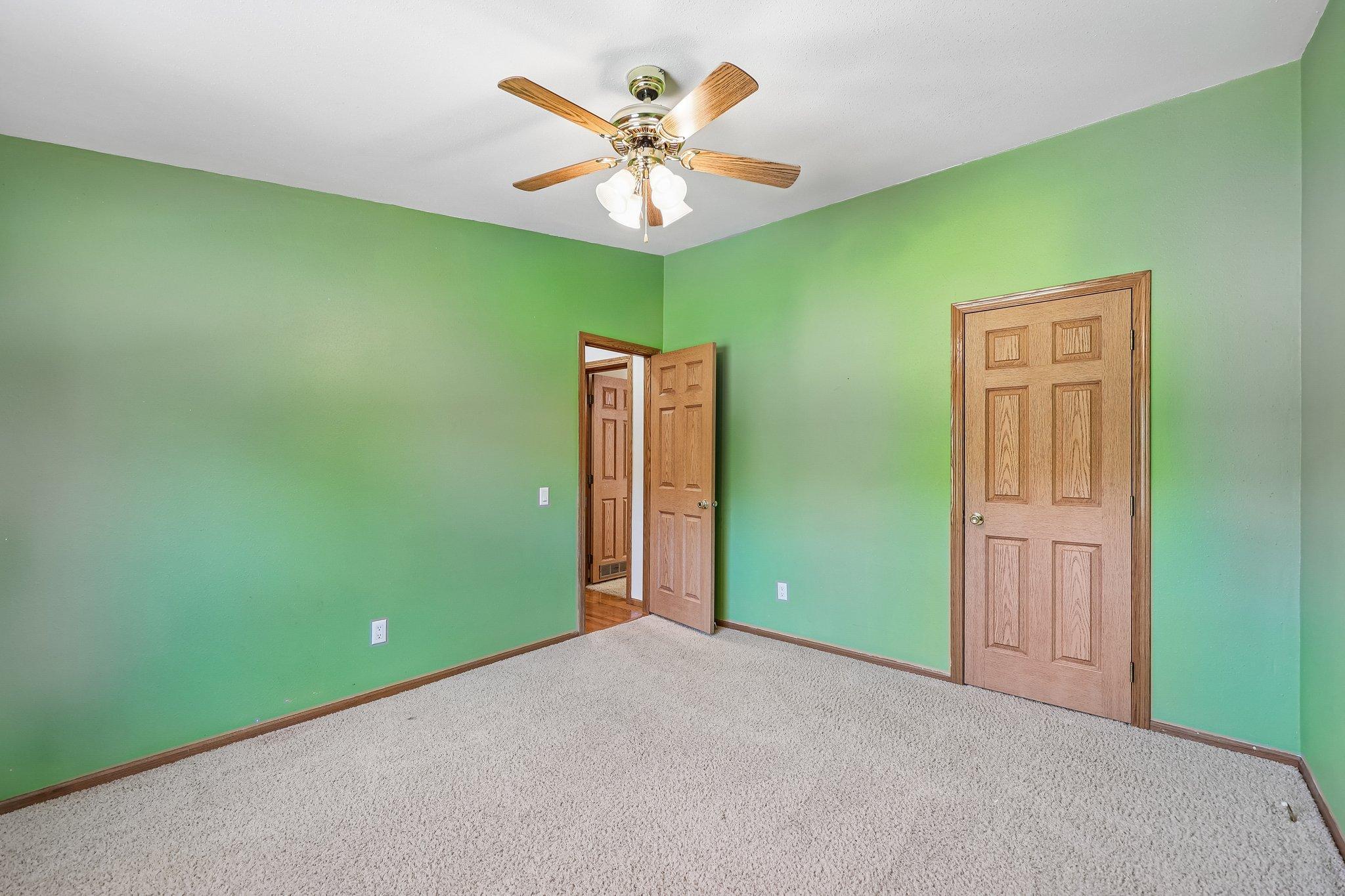 40-web-or-mls-Jasper St NW-S1407-034.jpg