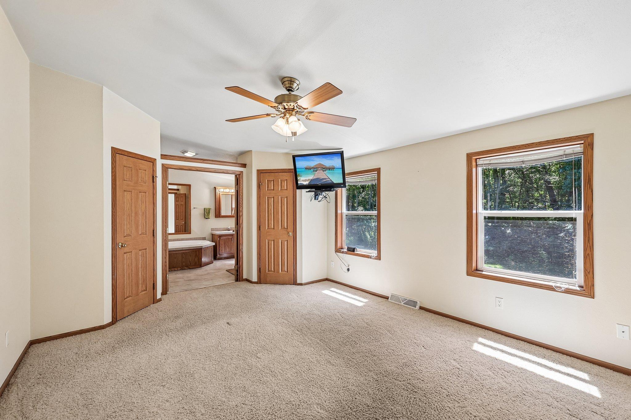 19-web-or-mls-Jasper St NW-S1407-017.jpg