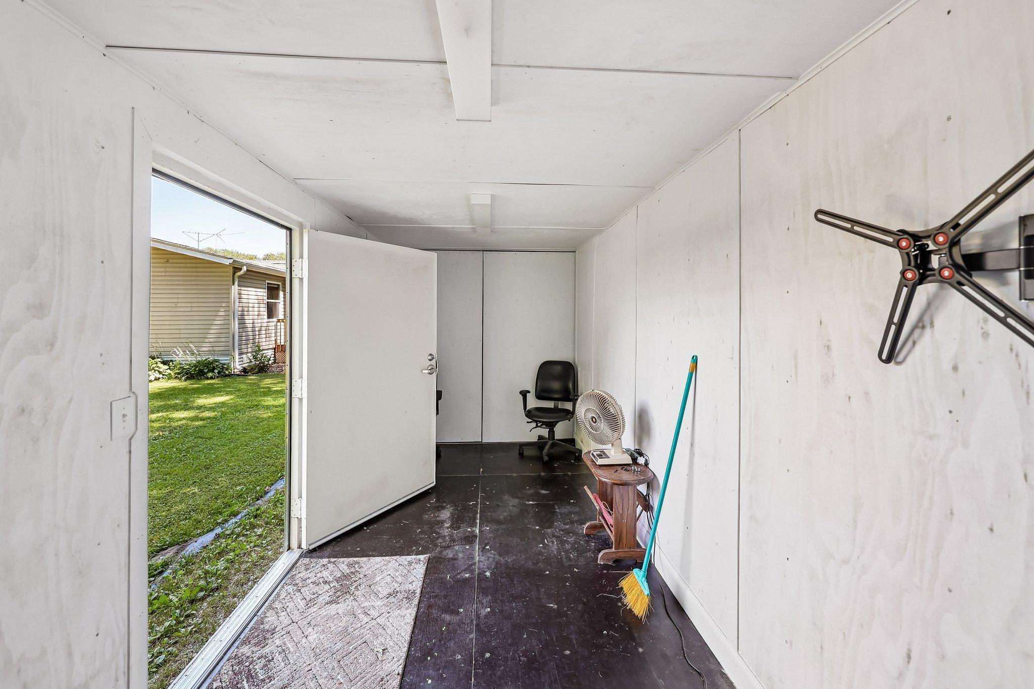 44-web-or-mls-Jasper St NW-S1407-038.jpg
