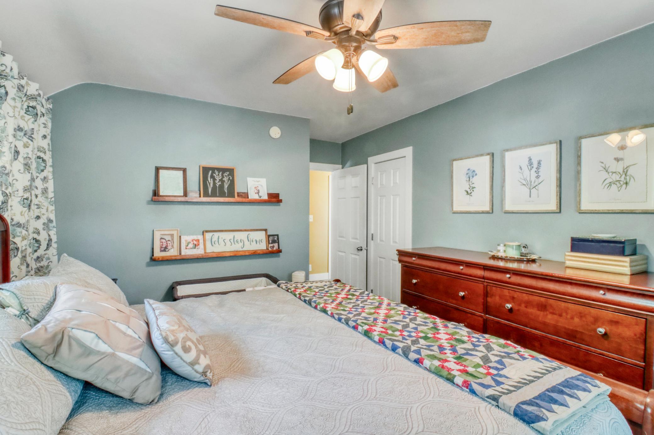 Upstairs Bedroom2_3.JPG