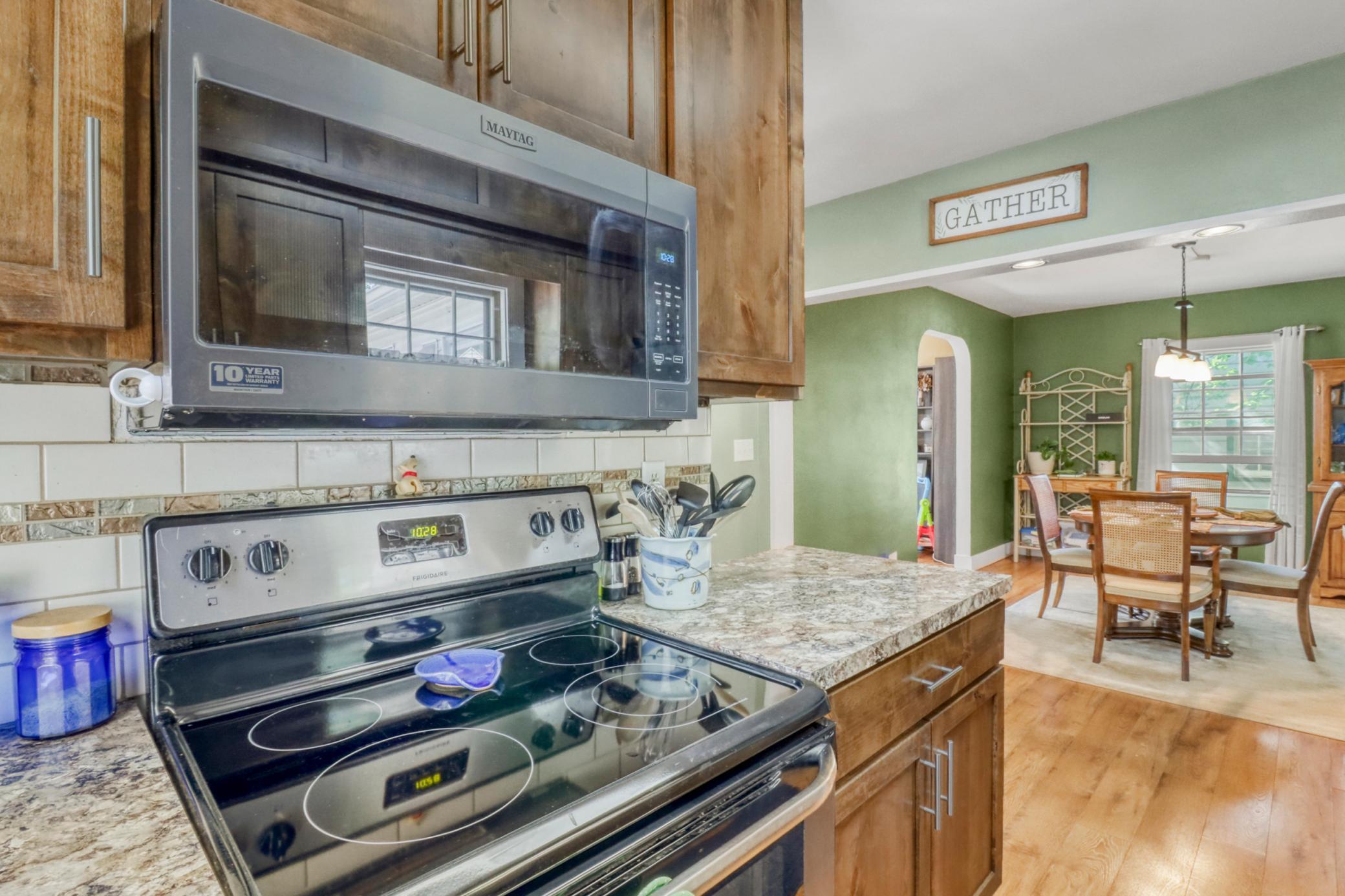 Kitchen1_6.JPG