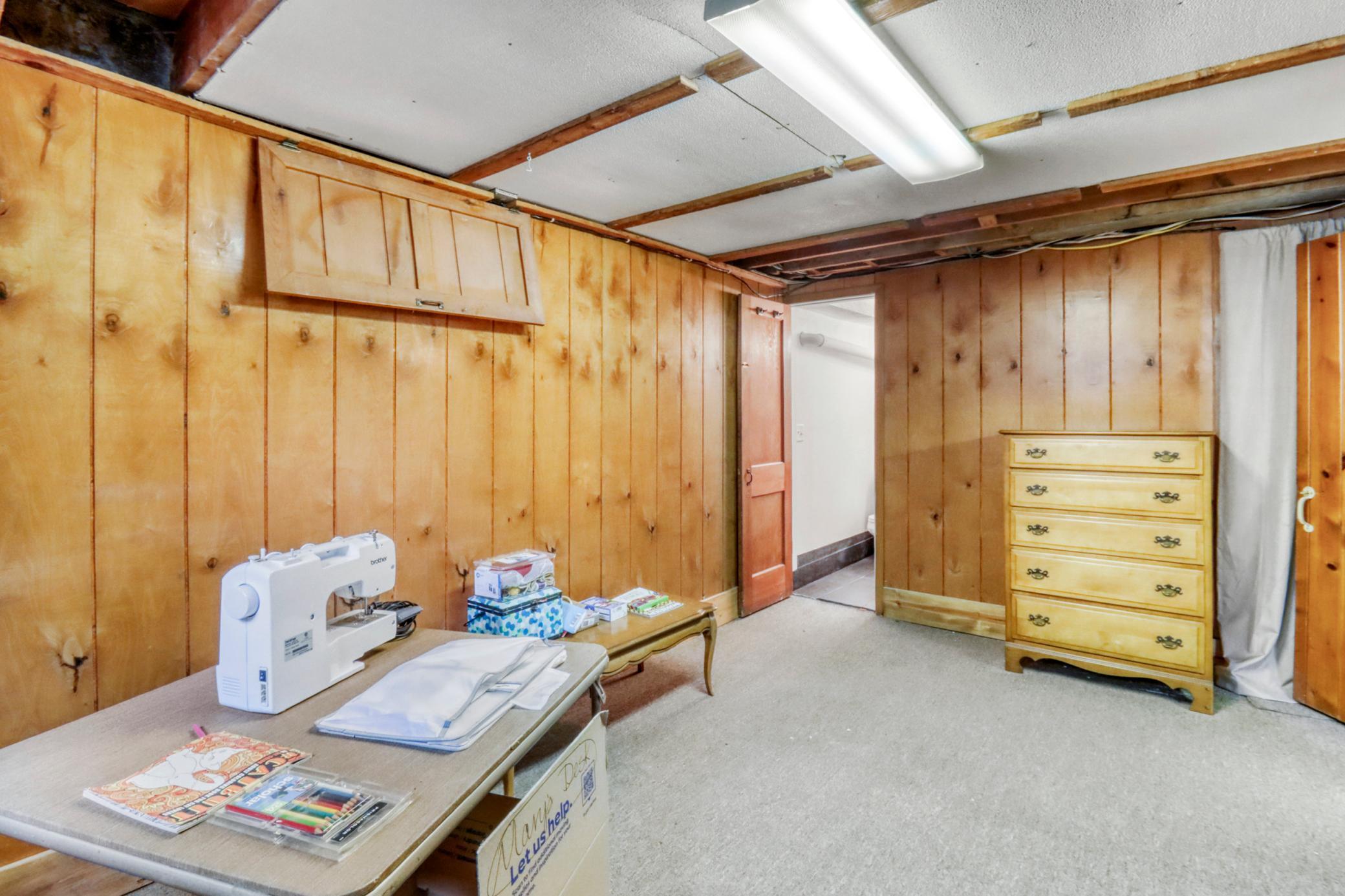 Basement Bedroom1_1.JPG