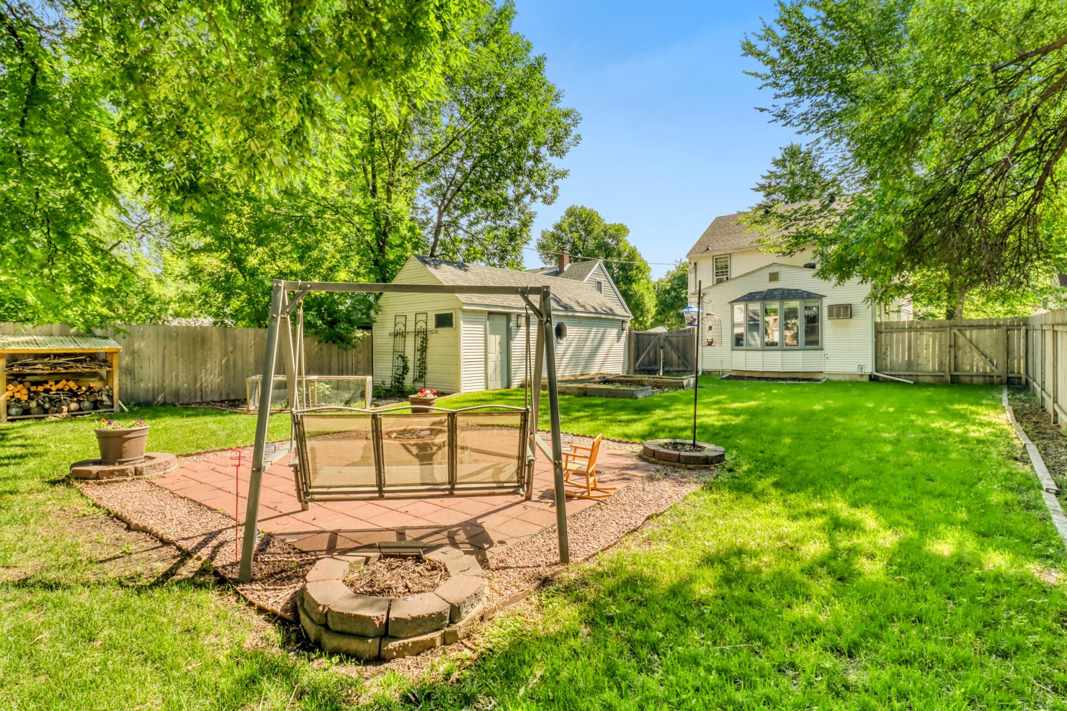 Backyard1_3.JPG