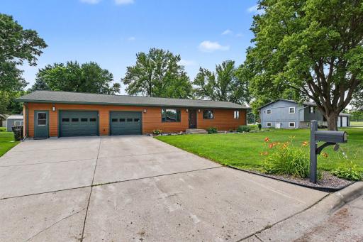 804 6th Avenue SE, Pipestone, MN 56164