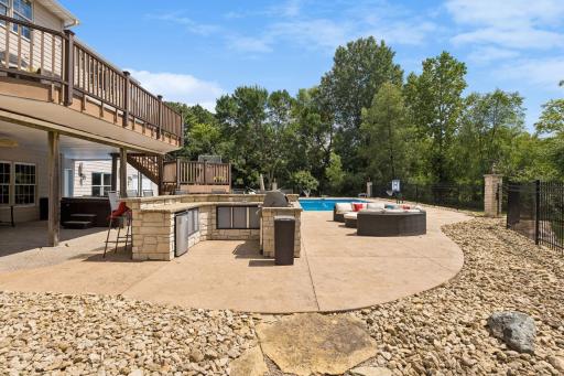 2012 Pine Ridge Drive, West Saint Paul, MN 55118