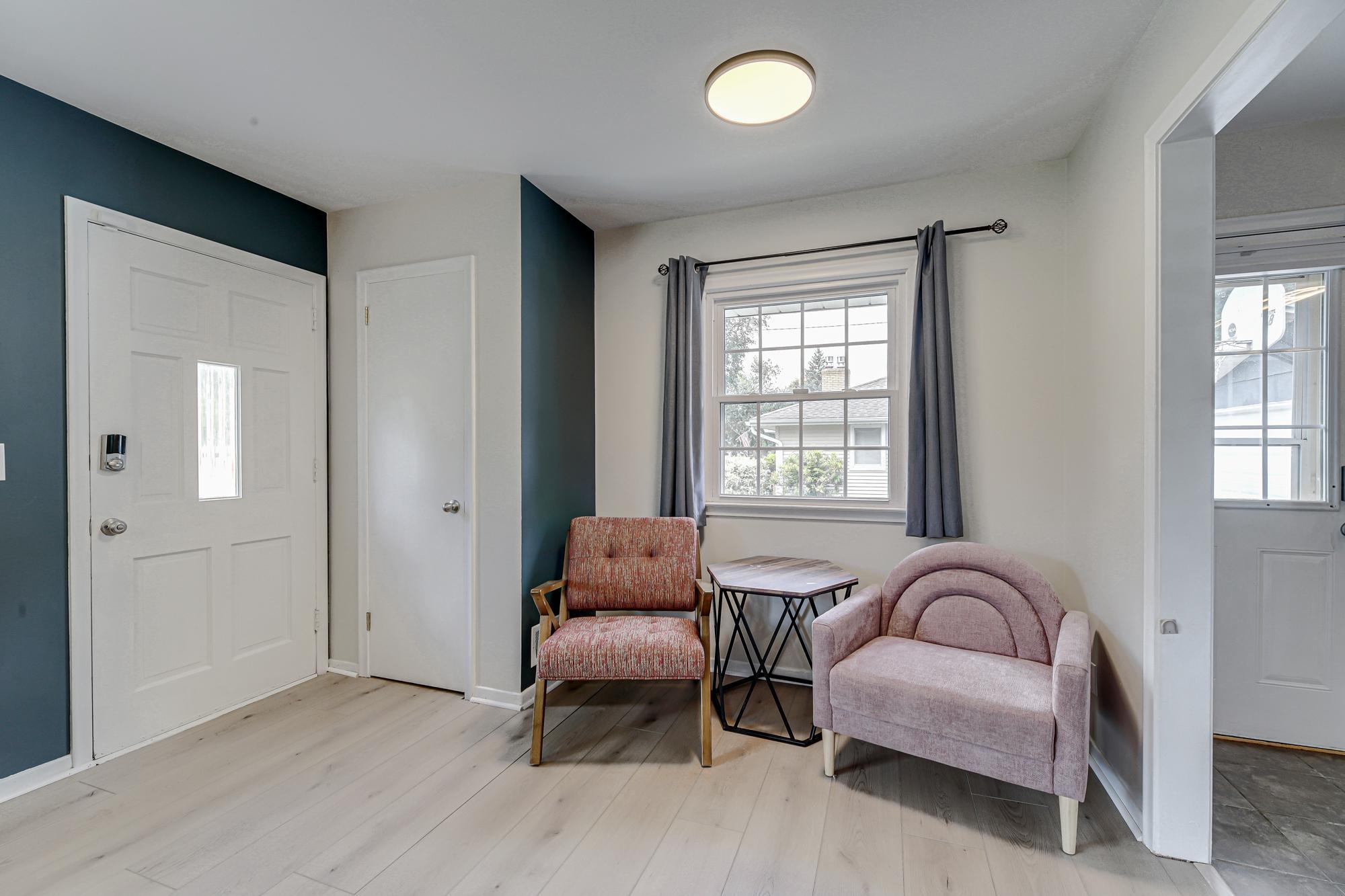 Living-Room-4.jpg