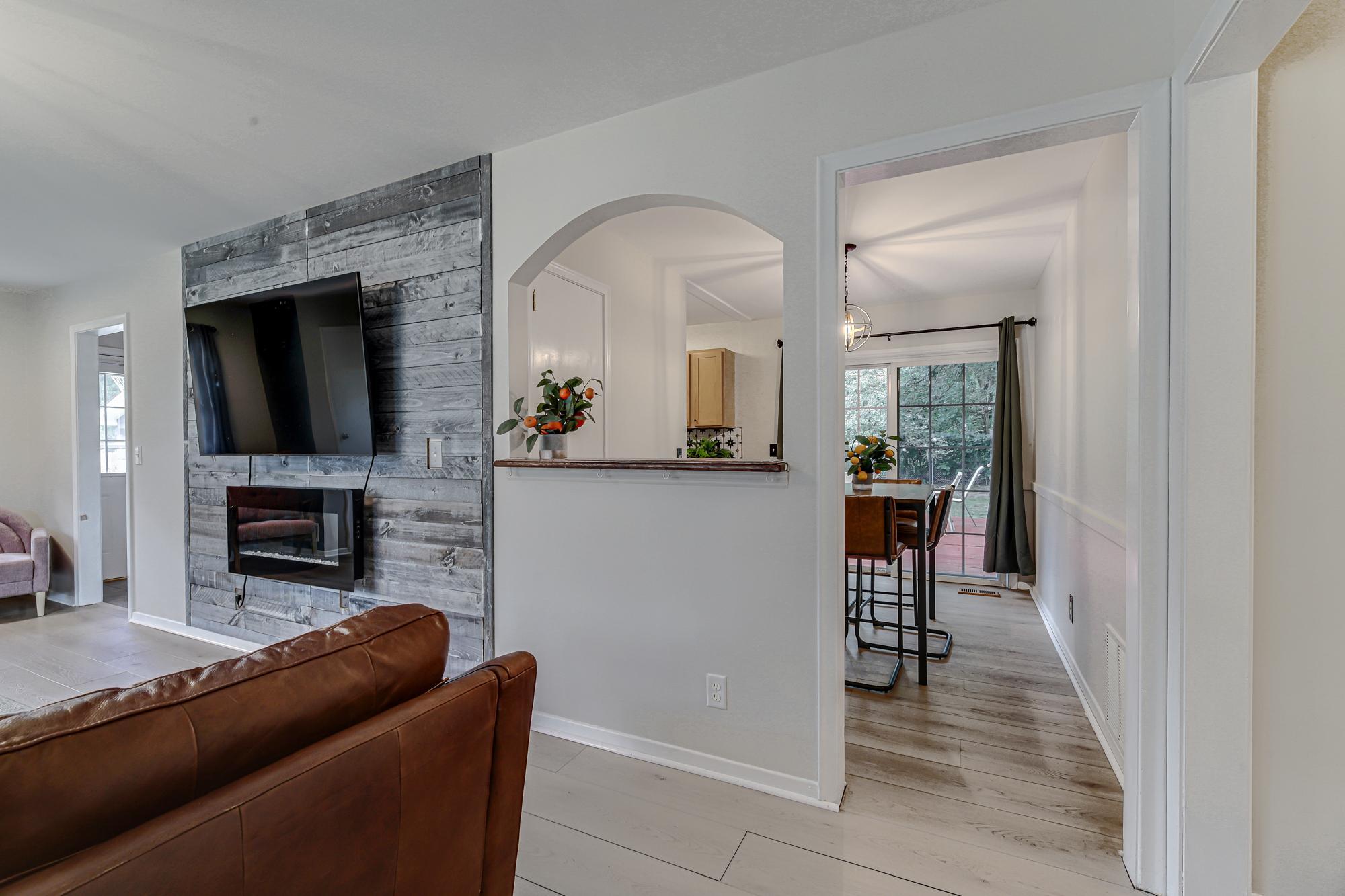 Living-Room-6.jpg
