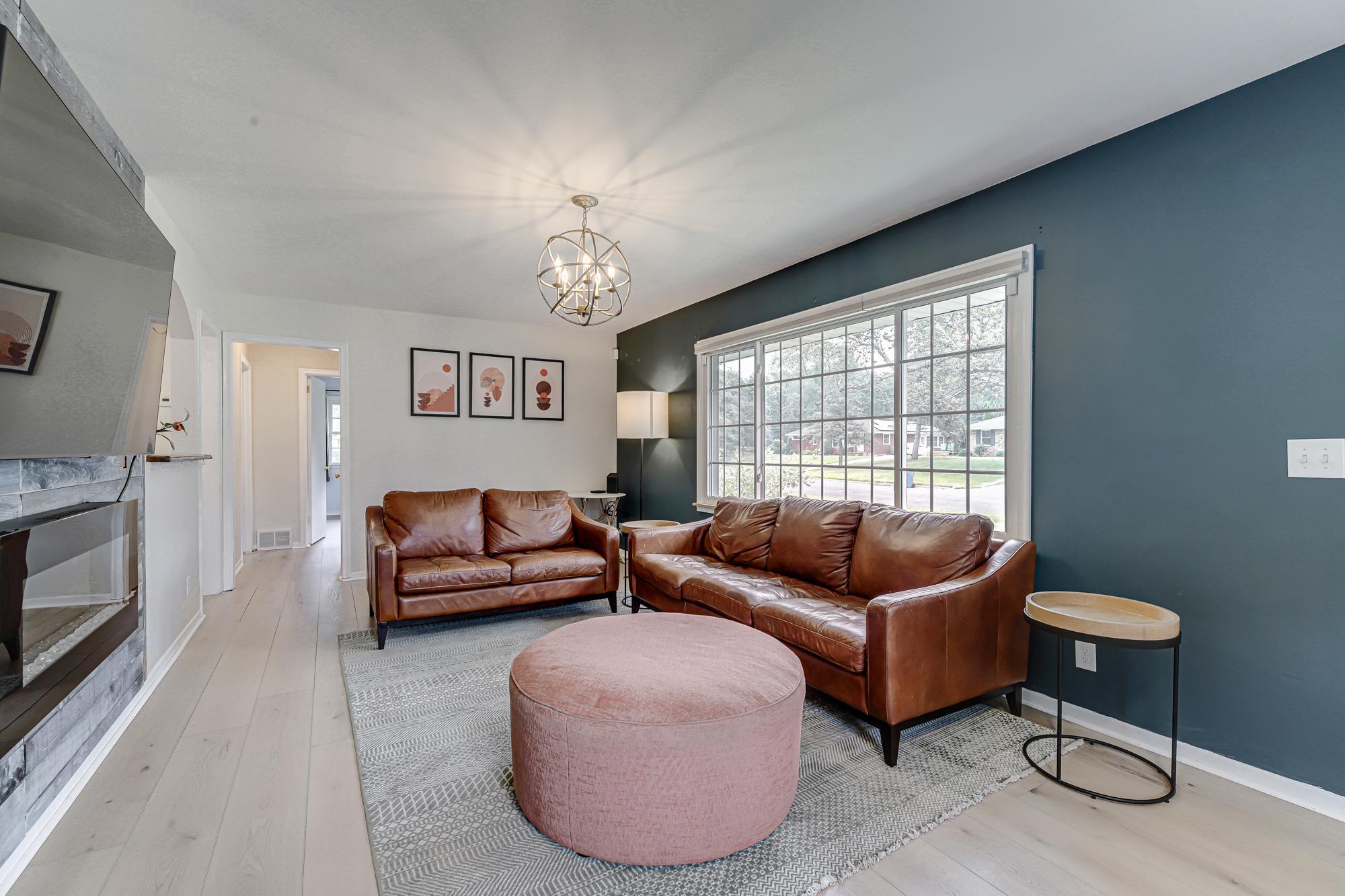 Living-Room-8.jpg