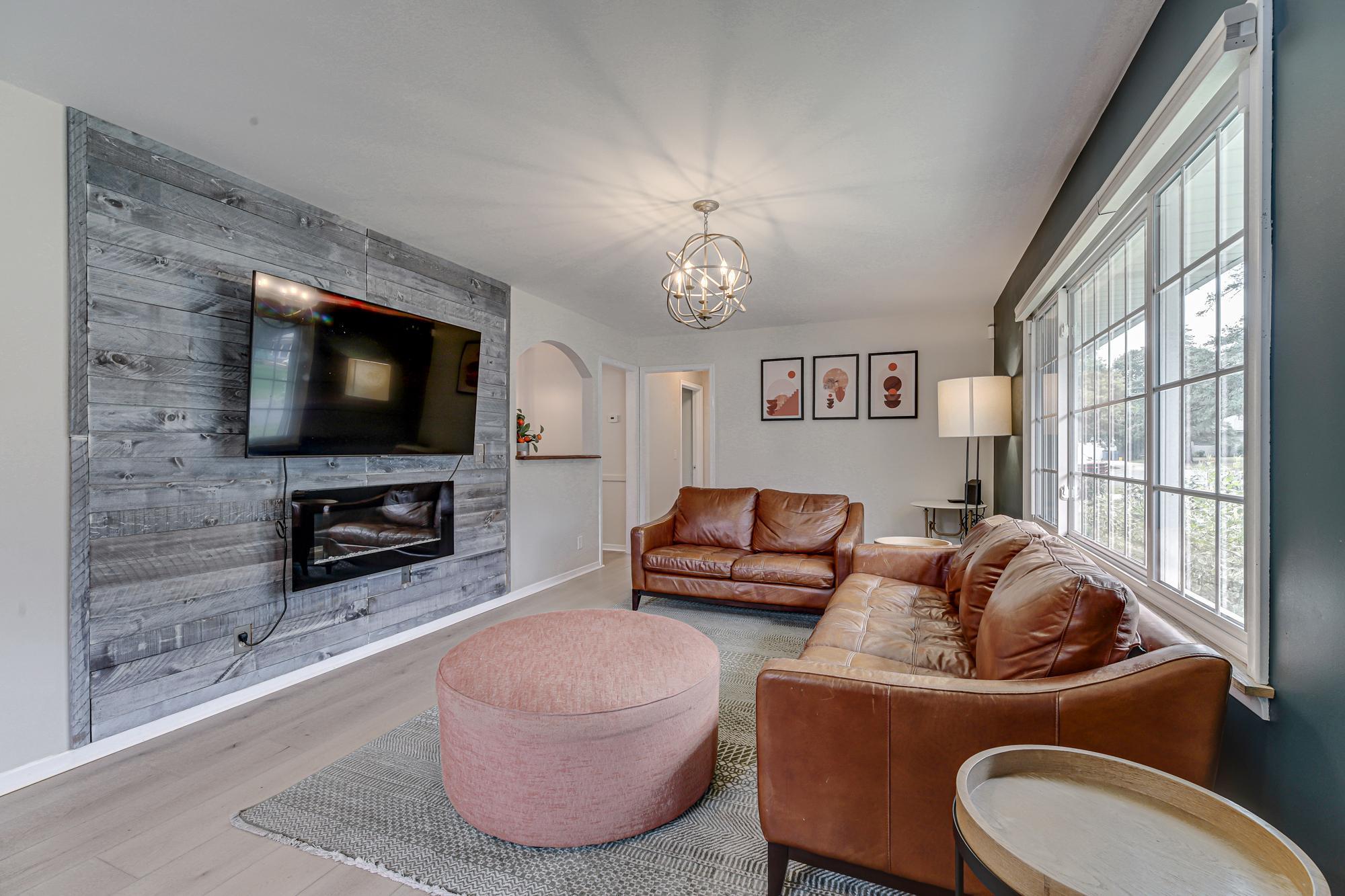 Living-Room-7.jpg