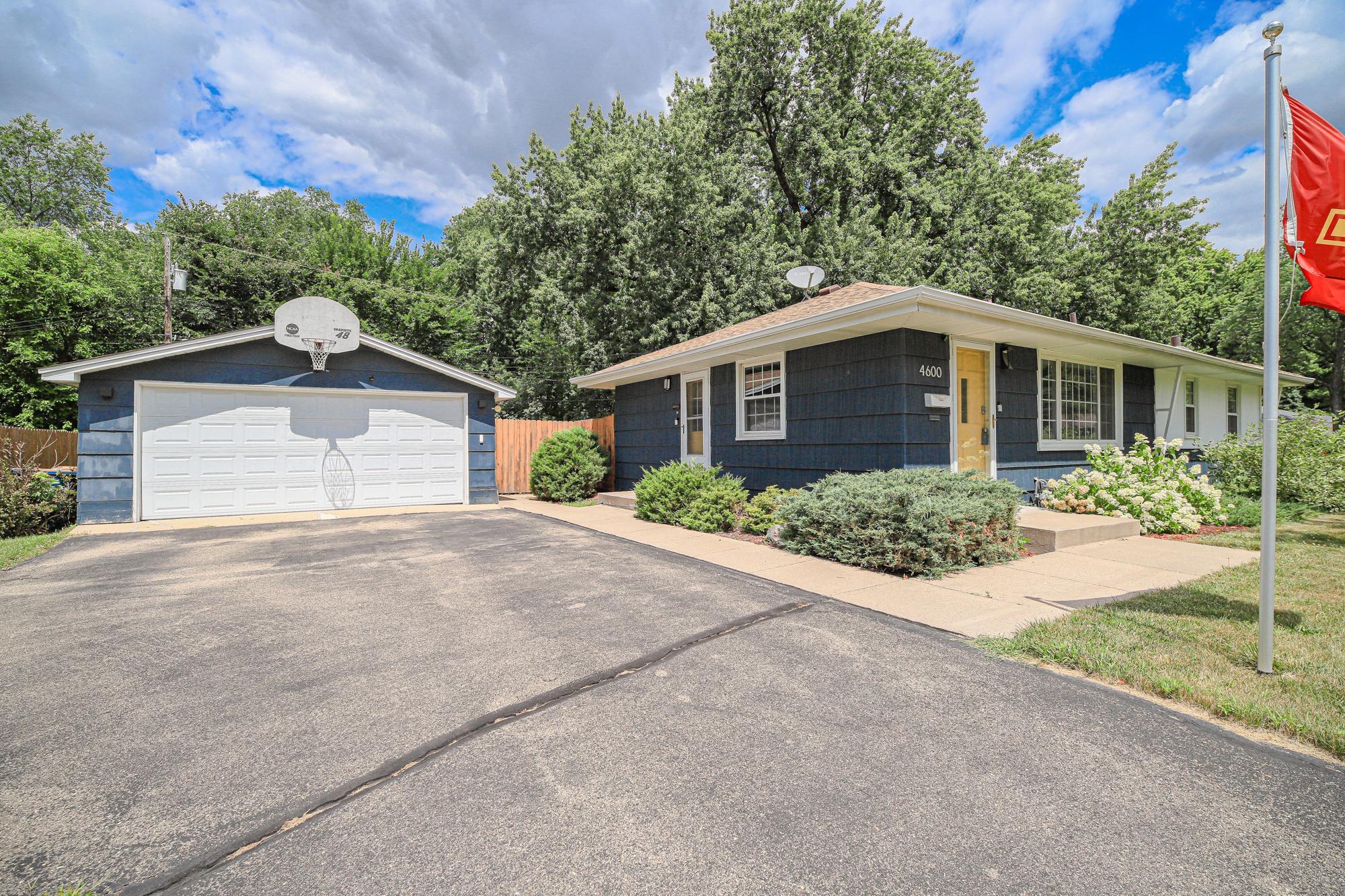 Front-ExteriorDetached-Garage-3.jpg