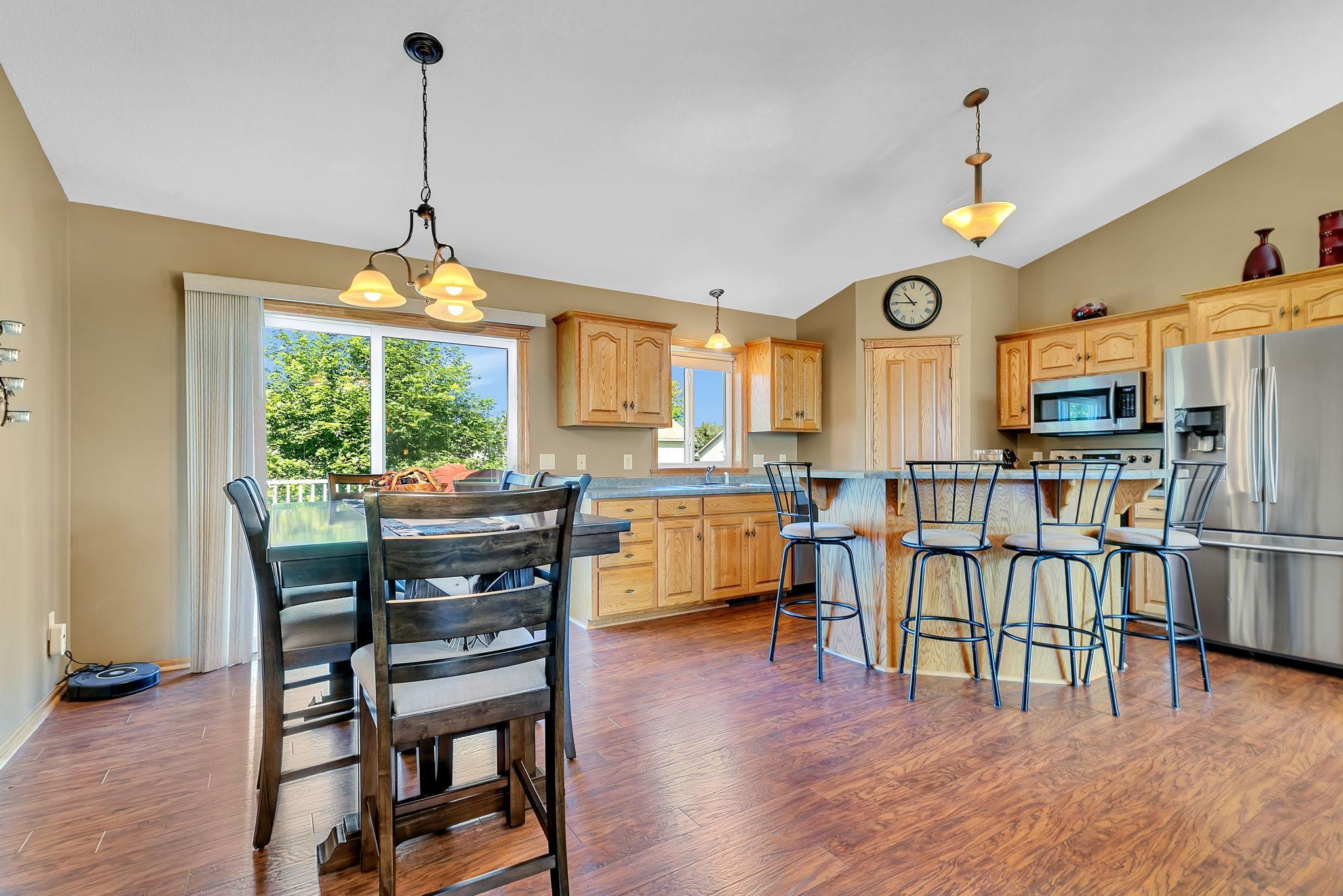 Larage Dining/Kitchen