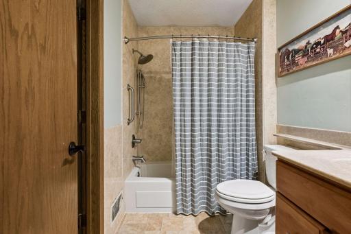 7840 W 100th Street, Minneapolis, MN 55438