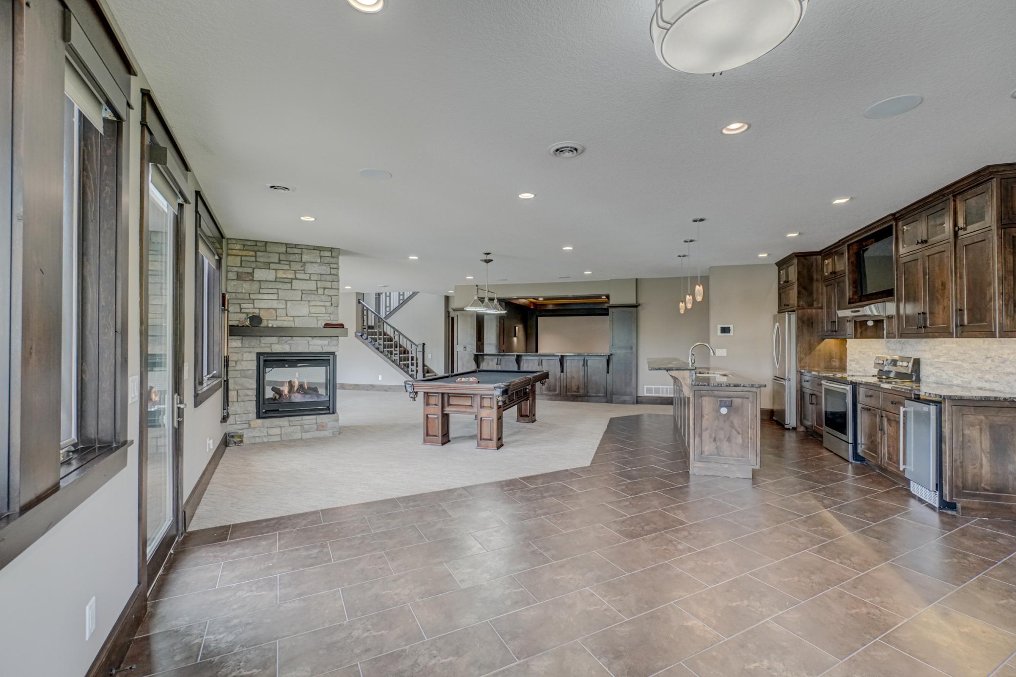 12639 20th St N-102.jpg