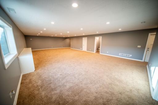 580 Canyon Lane NW, Eyota, MN 55934