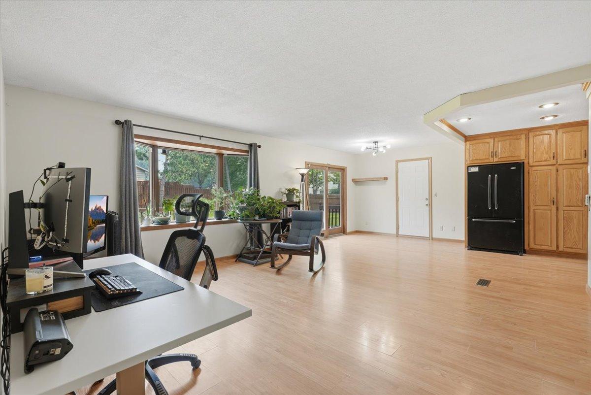 07-Living Room.jpg