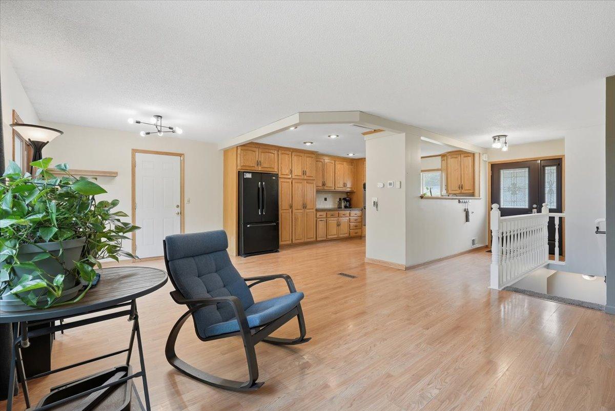 04-Living Room.jpg