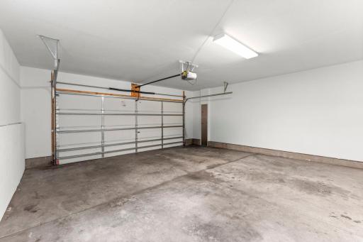 41-web-or-mls-868 Ledgestone Dr-183.jpg