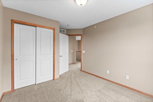 16-web-or-mls-868 Ledgestone Dr-58.jpg