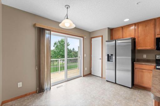 34-web-or-mls-868 Ledgestone Dr-148.jpg