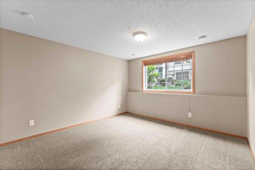 39-web-or-mls-868 Ledgestone Dr-173.jpg