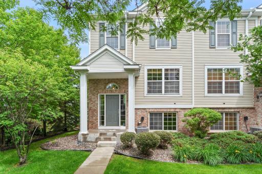 3-web-or-mls-868 Ledgestone Dr-216.jpg