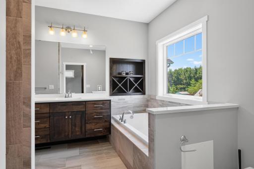 5490 College View Road E, Rochester, MN 55904