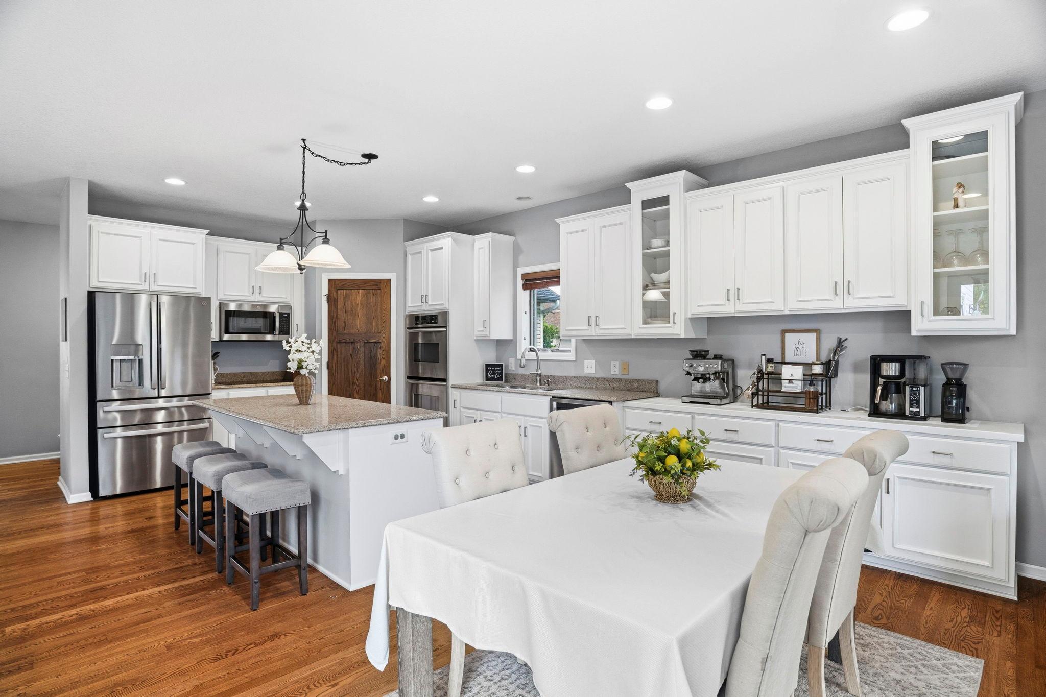 Kitchen informal dining or sit at the center island.