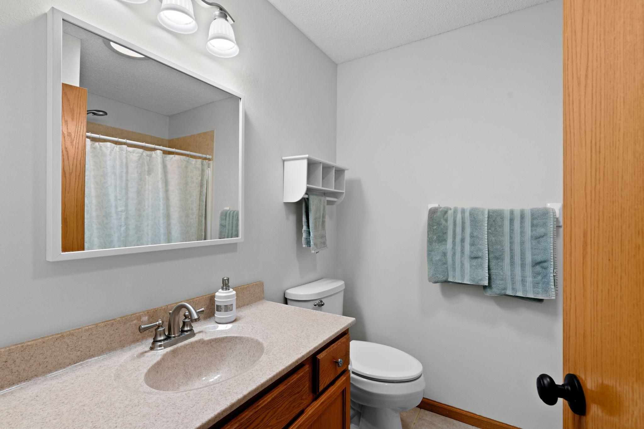 30-web-or-mls-19903 Excelsior Ln-30.jpg