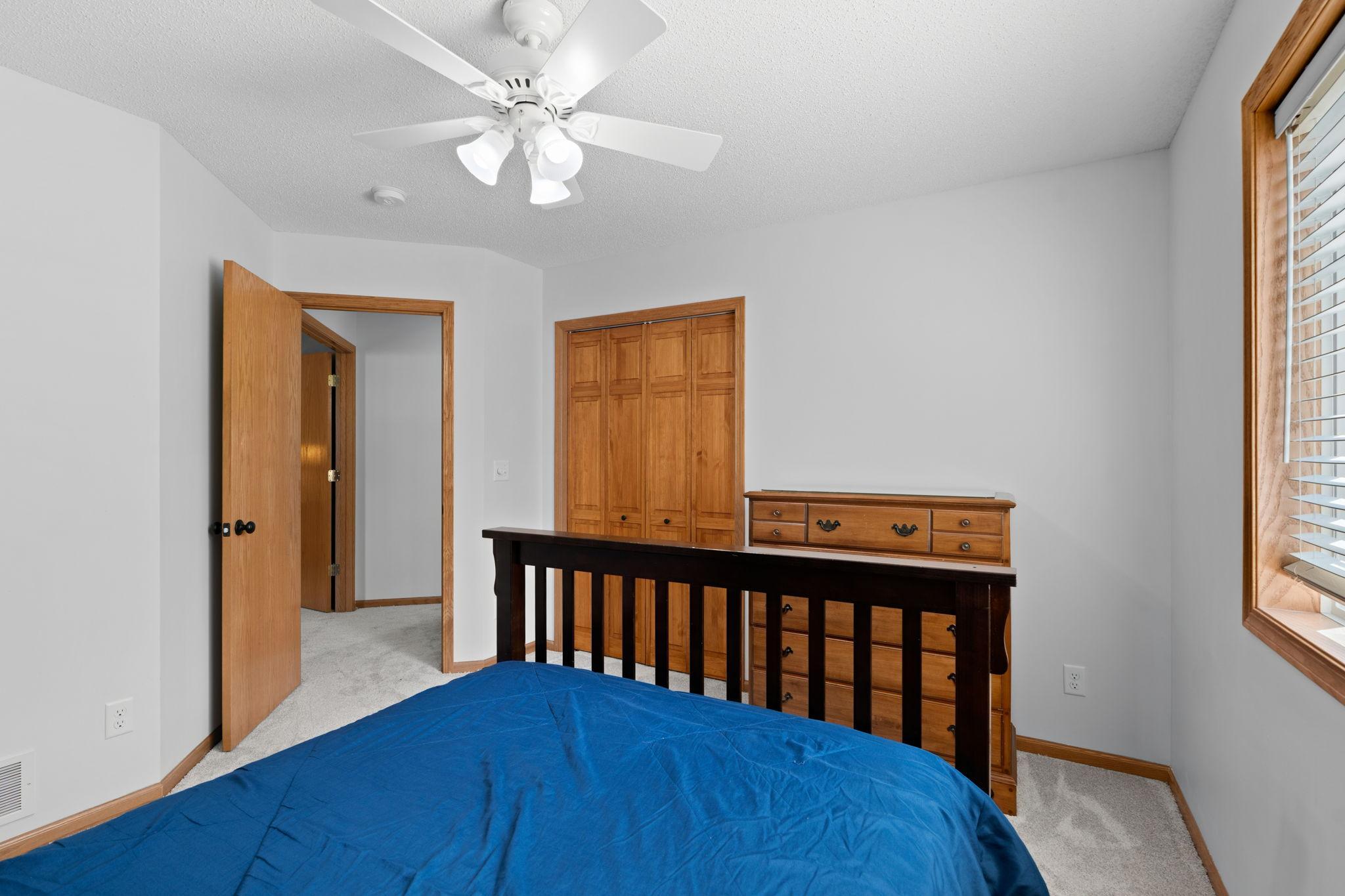 33-web-or-mls-19903 Excelsior Ln-33.jpg