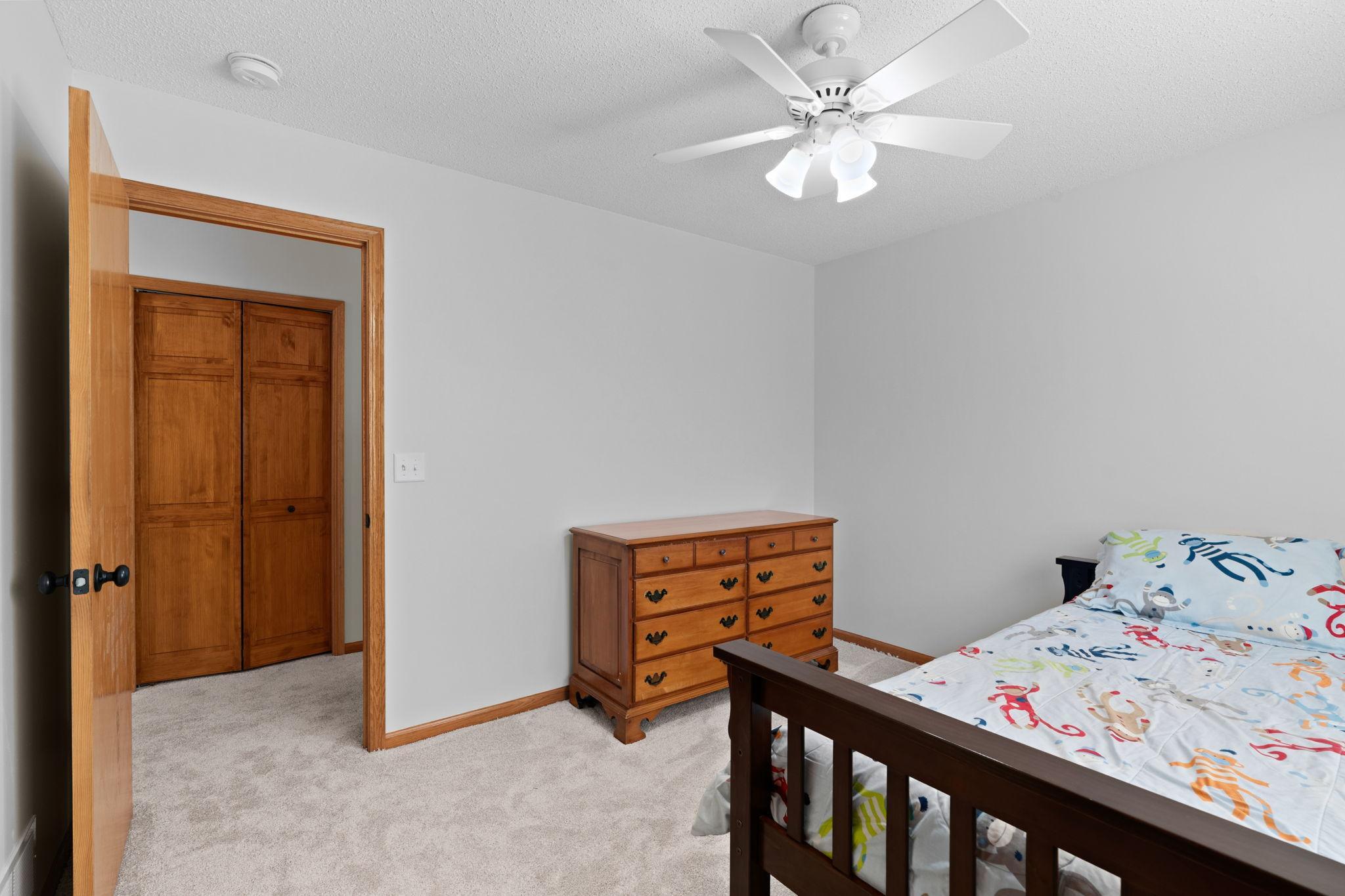 35-web-or-mls-19903 Excelsior Ln-35.jpg