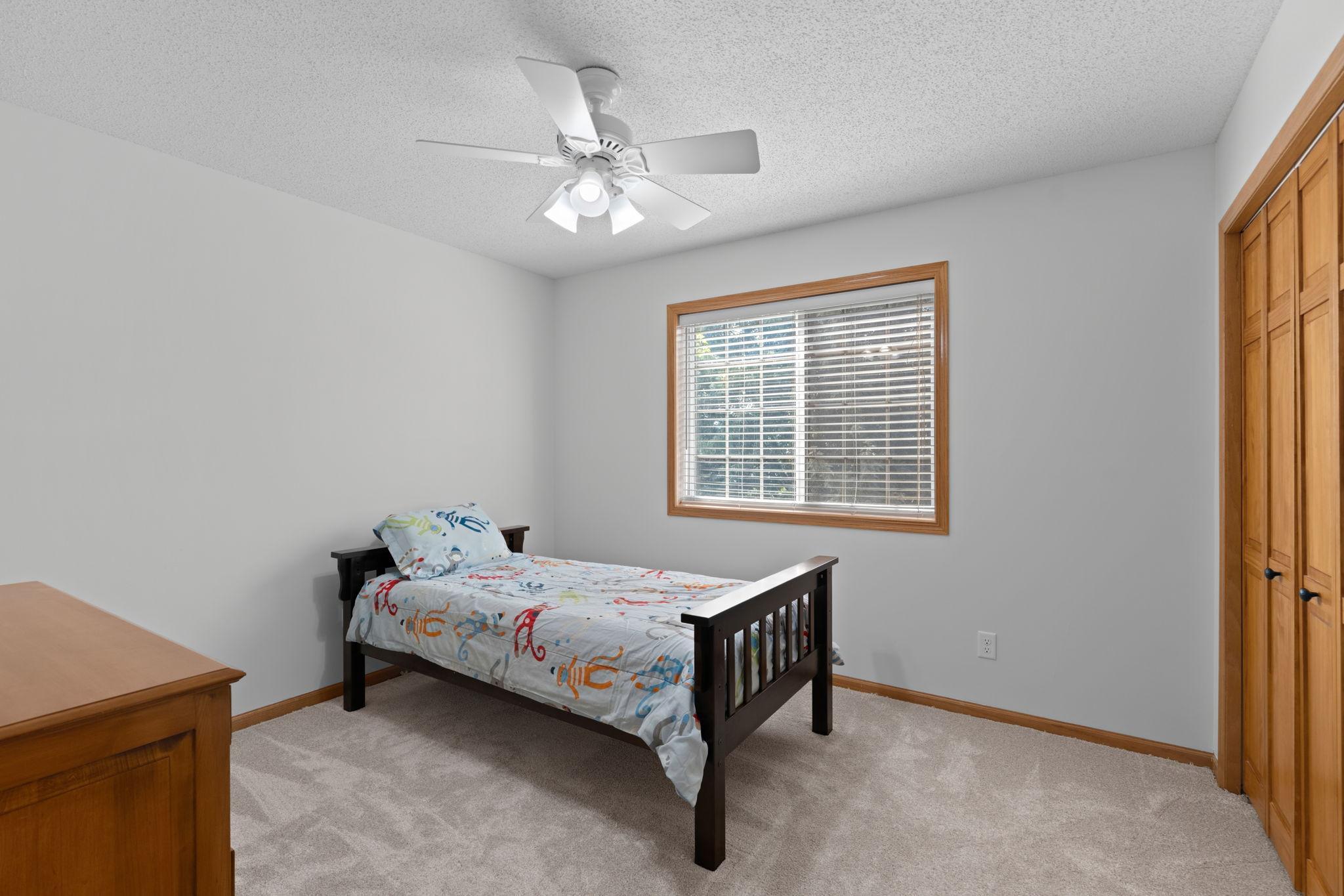 34-web-or-mls-19903 Excelsior Ln-34.jpg