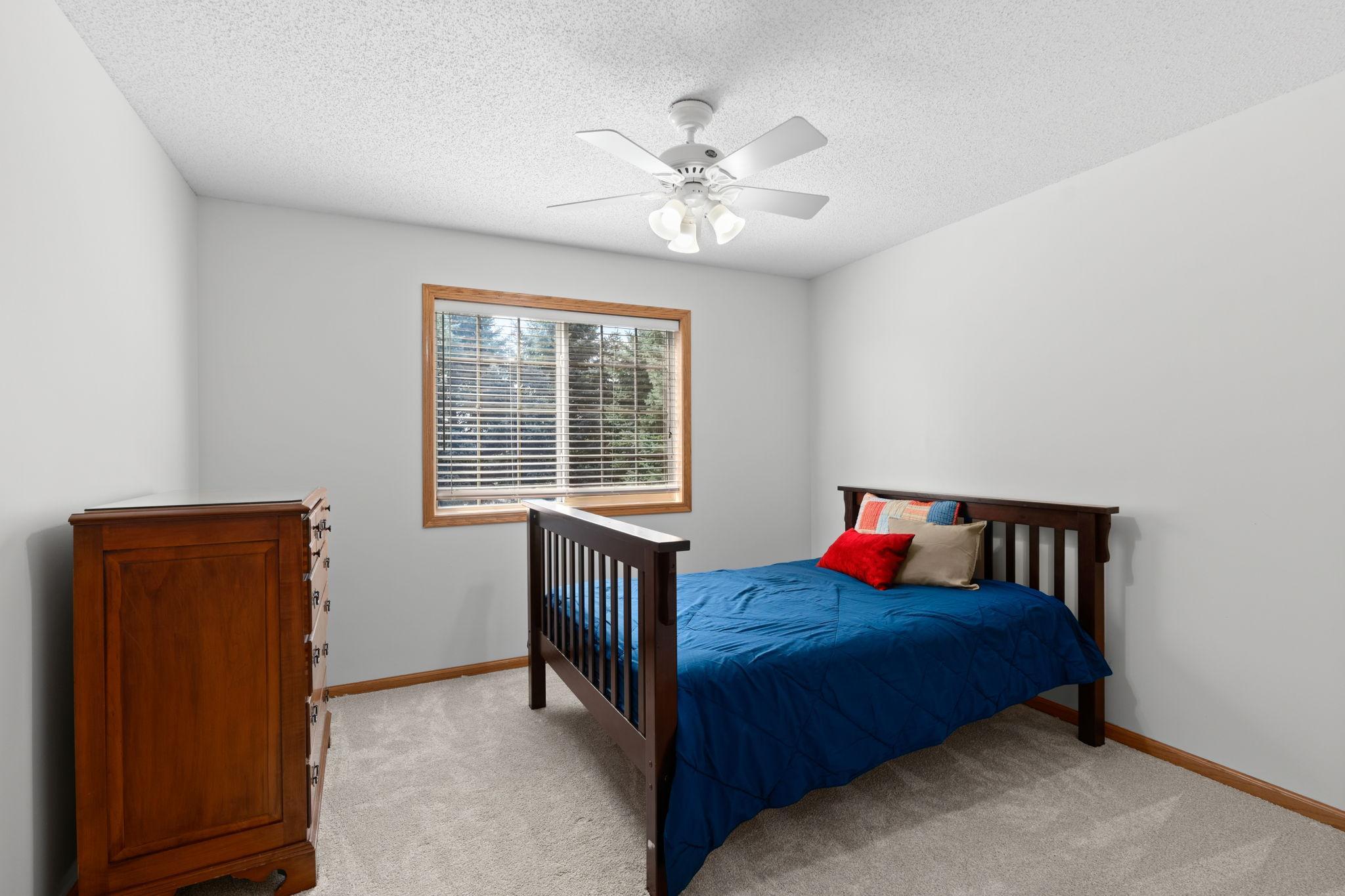 32-web-or-mls-19903 Excelsior Ln-32.jpg