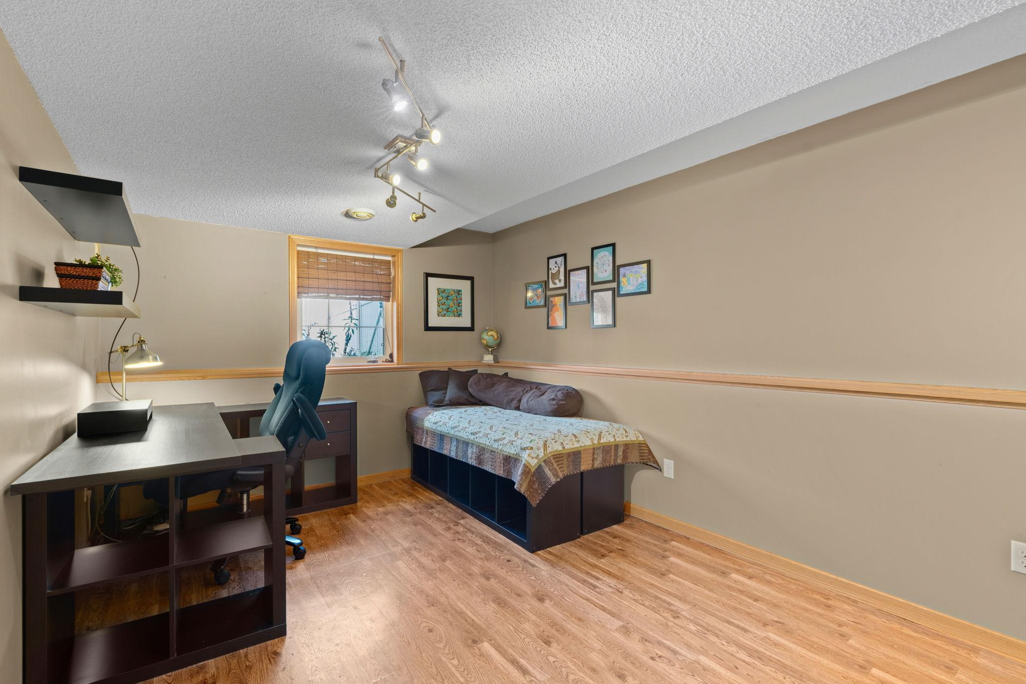 43-web-or-mls-19903 Excelsior Ln-43.jpg