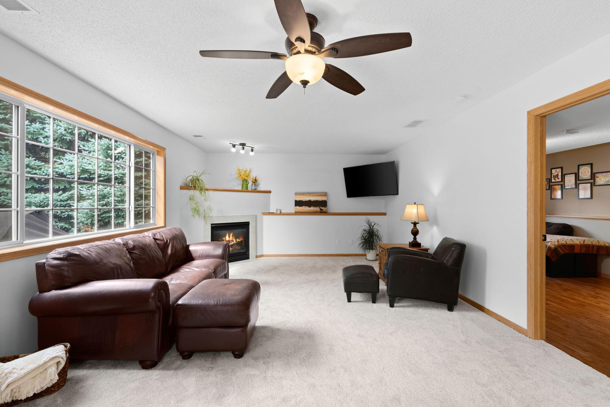 39-web-or-mls-19903 Excelsior Ln-39.jpg