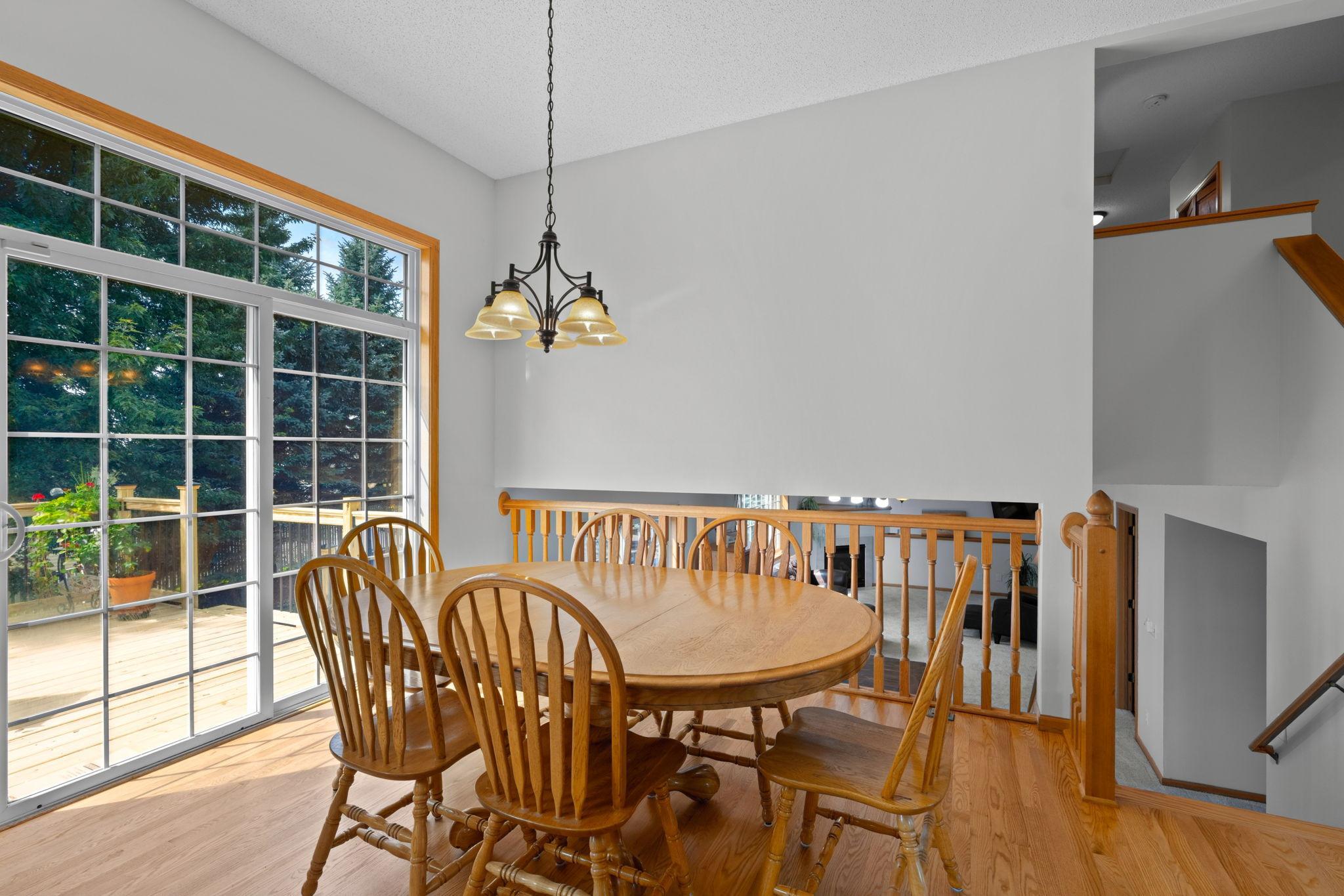 18-web-or-mls-19903 Excelsior Ln-18.jpg
