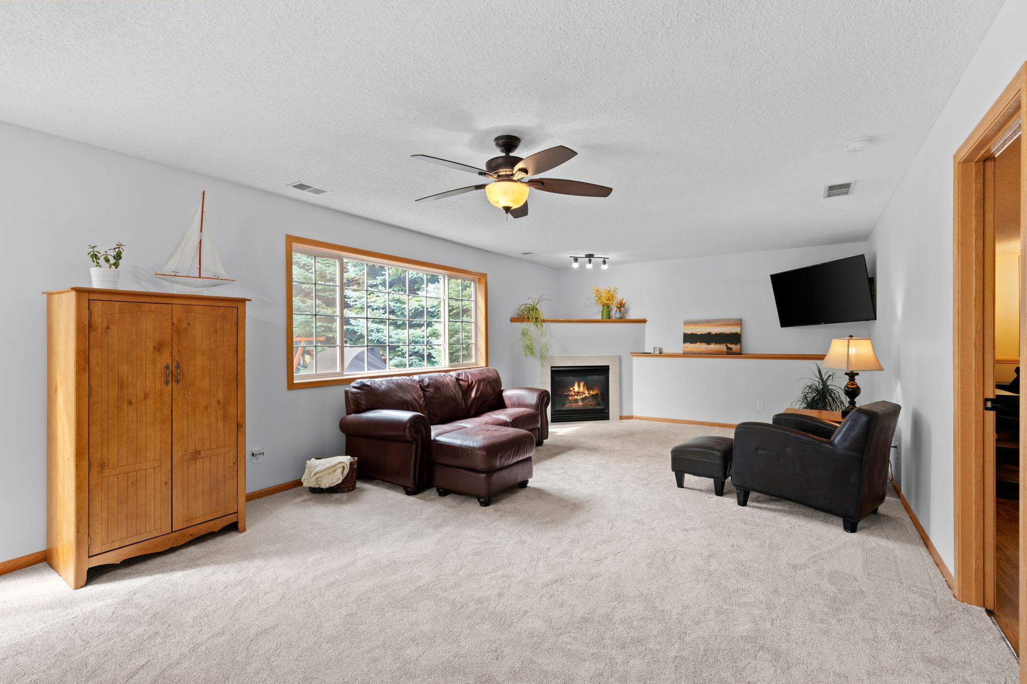 38-web-or-mls-19903 Excelsior Ln-38.jpg