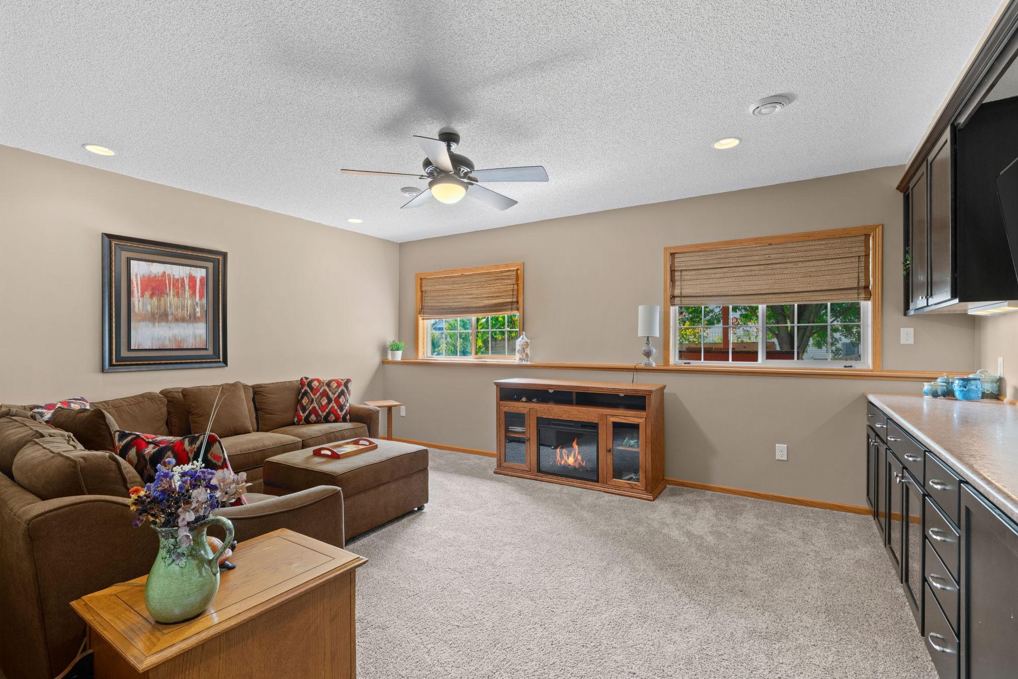 48-web-or-mls-19903 Excelsior Ln-48.jpg