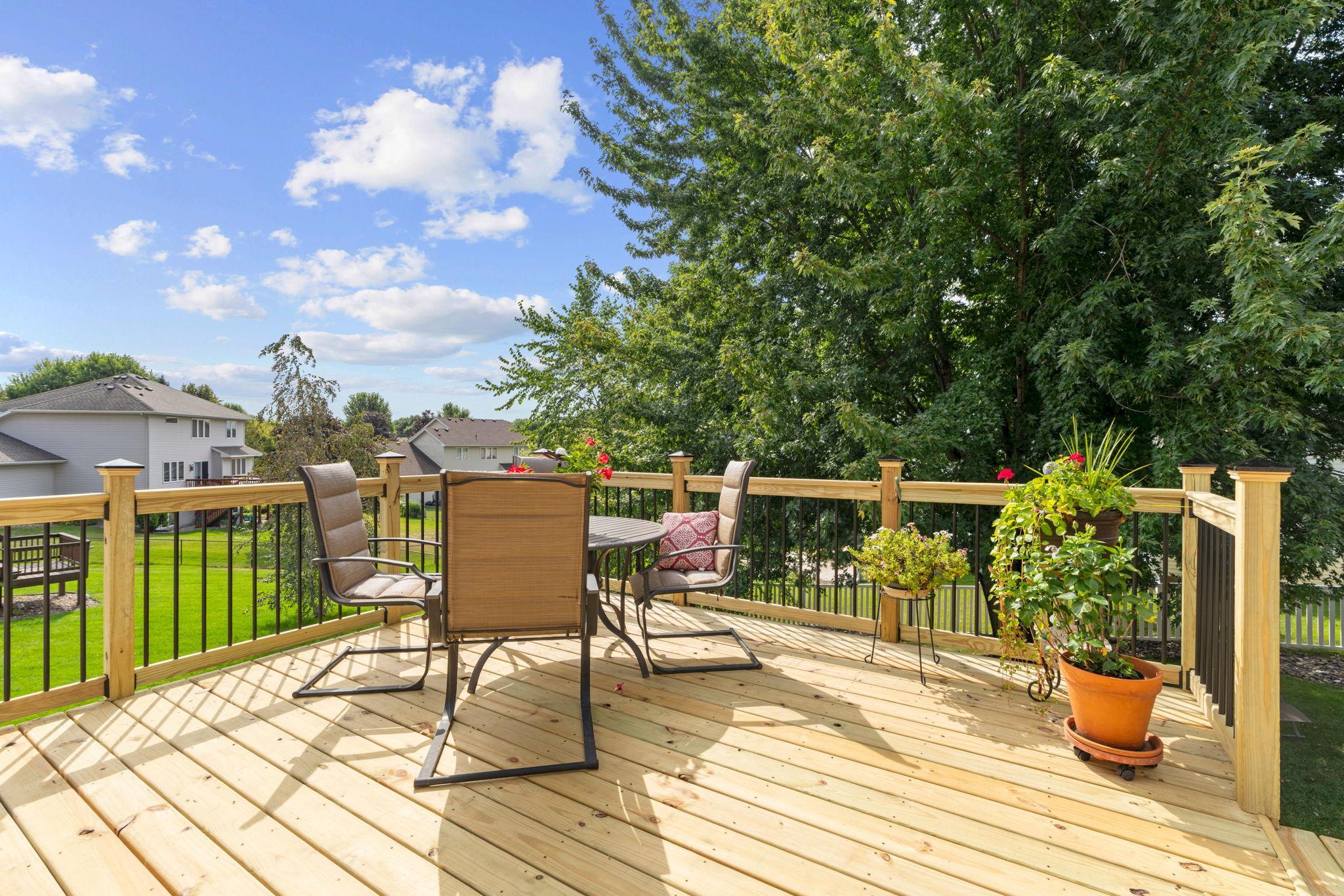 11-web-or-mls-19903 Excelsior Ln-11.jpg