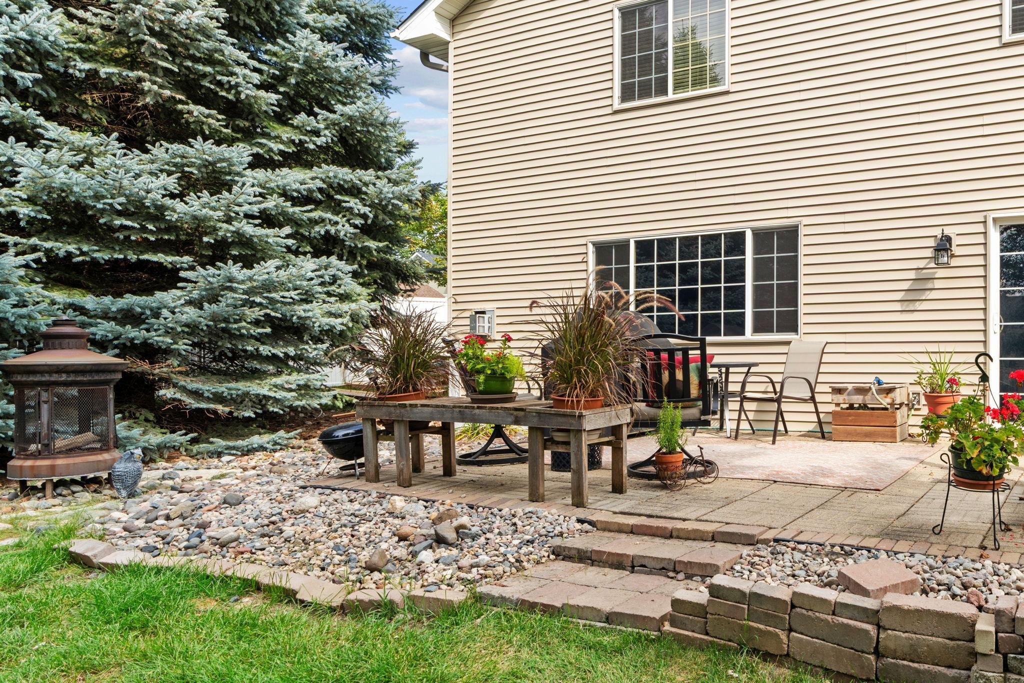 10-web-or-mls-19903 Excelsior Ln-10.jpg
