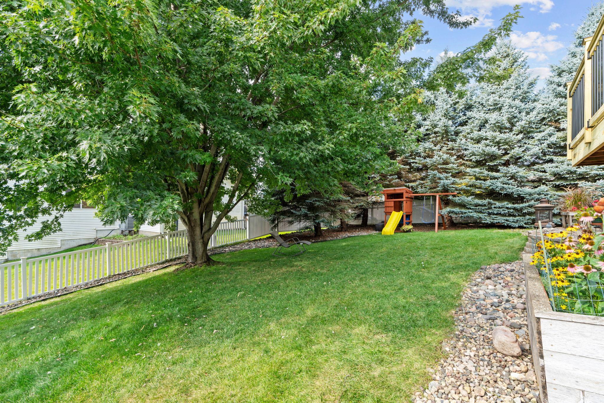 8-web-or-mls-19903 Excelsior Ln-8.jpg