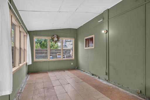 568 Western Avenue N, Saint Paul, MN 55103