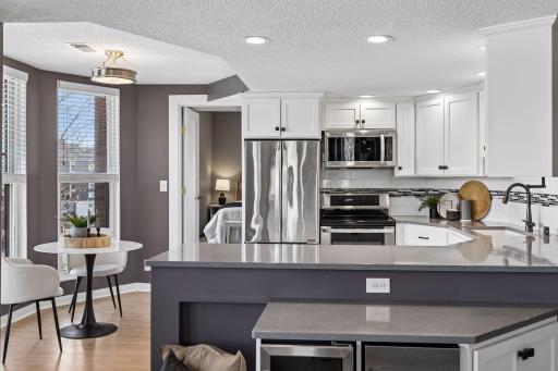 162 College Avenue W, 5, Saint Paul, MN 55102