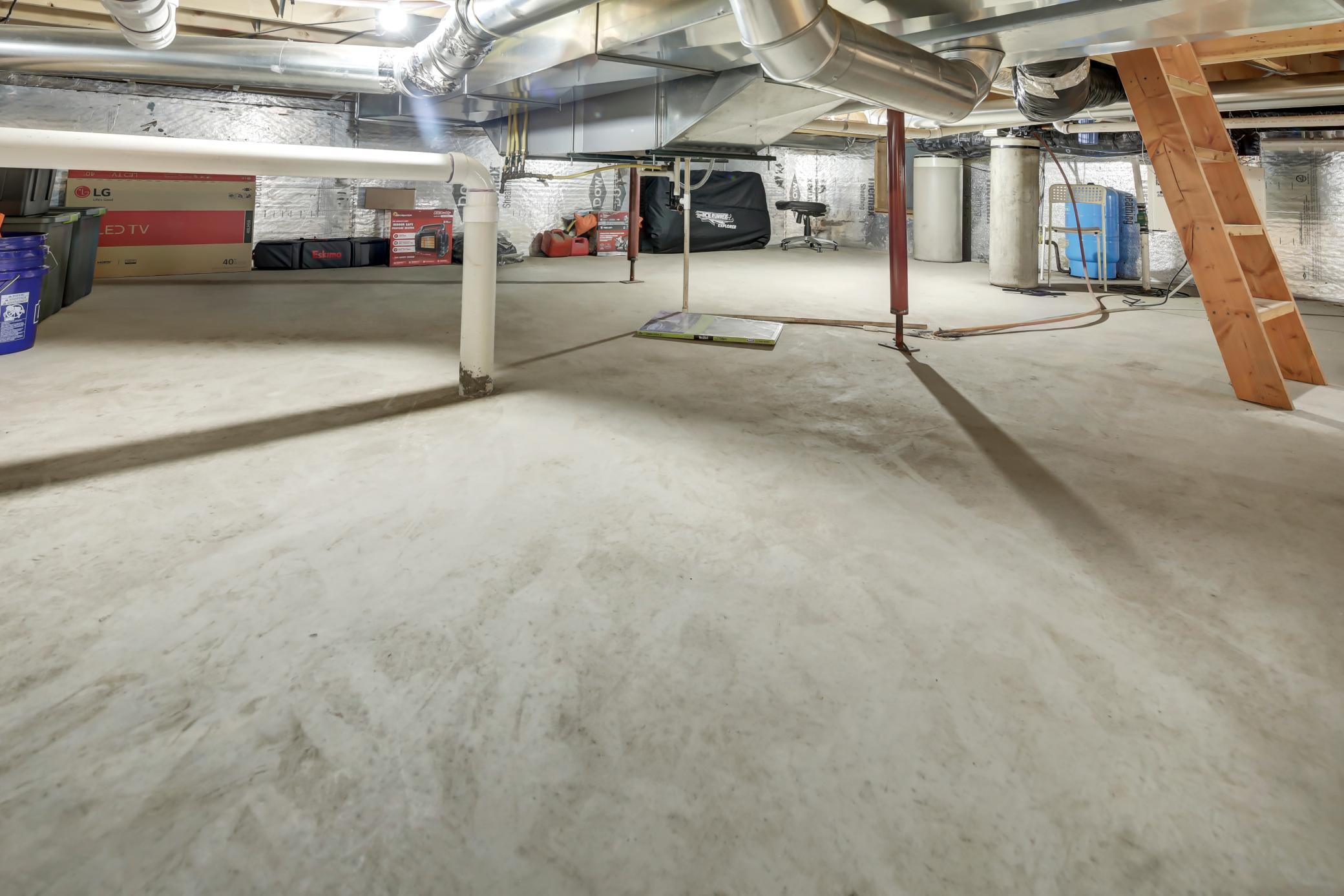 Crawl Space - Houses mechanicals