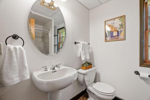 Main-level 3/4 bath