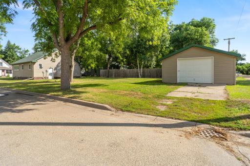 229 7th Avenue, Enderlin, ND 58027