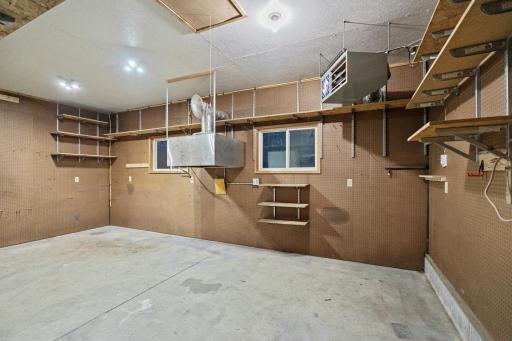 heated work shop off of garage