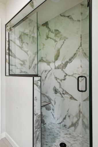 Primary tiled bath with bench